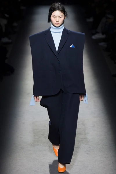 Look 26
